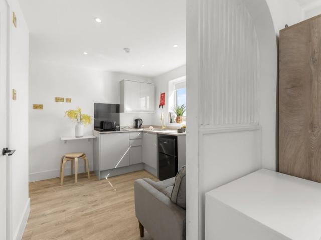 Apartment for rent in Cross In Hand, East Sussex