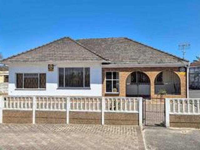 House for sale in Bellville, Western Cape
