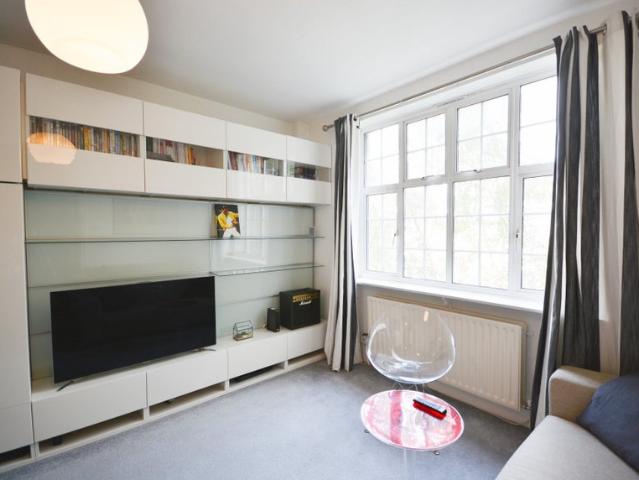 Studio for rent in Kensington, Greater London