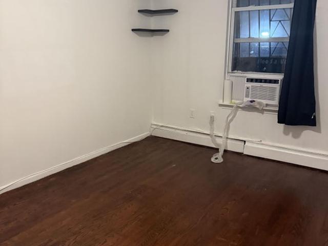 Room for rent in Arverne, New York