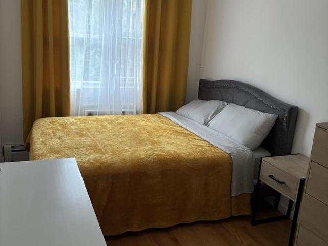 Room for rent in Arverne, New York