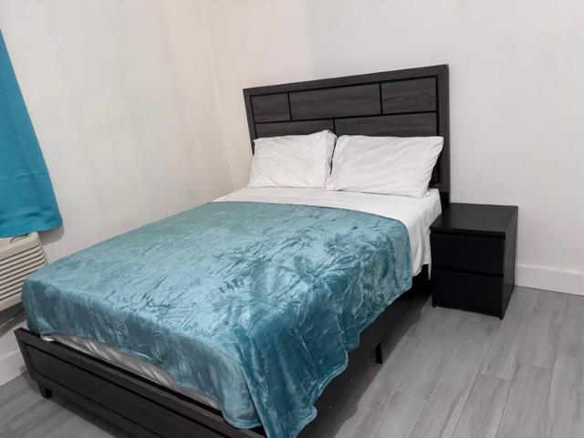Room for rent in Arverne, New York