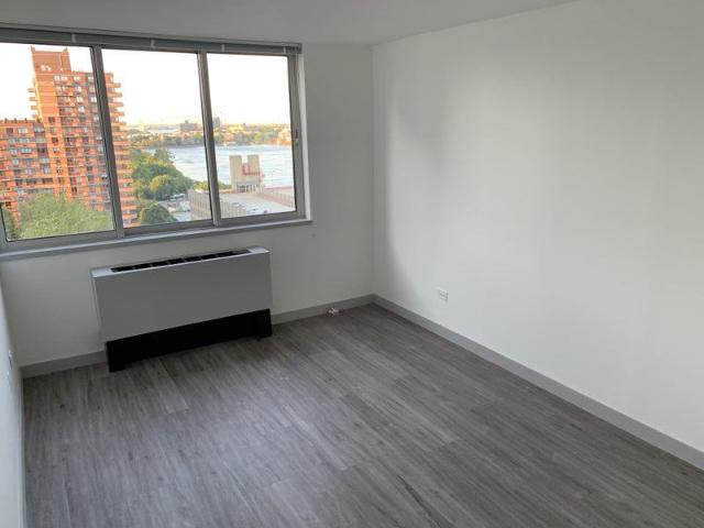 Room for rent in Arverne, New York