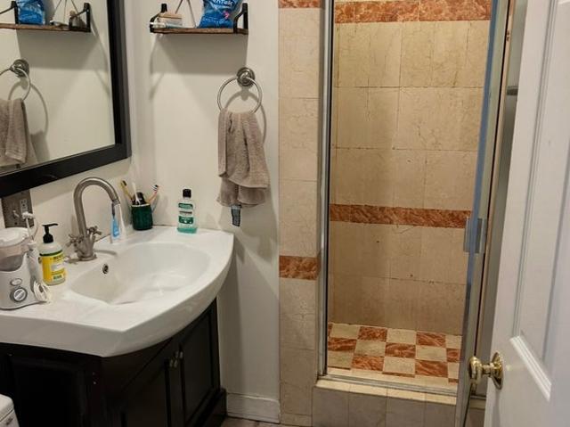 Room for rent in Canoga Park, California