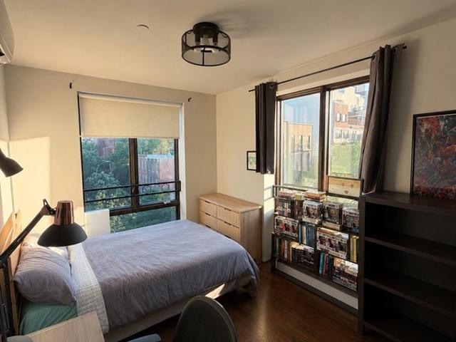 Room for rent in Arverne, New York