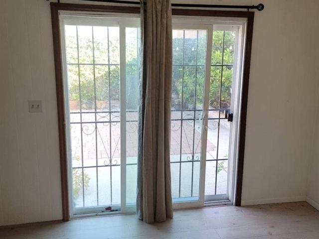 Room for rent in Canoga Park, California