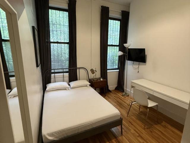 Room for rent in Arverne, New York