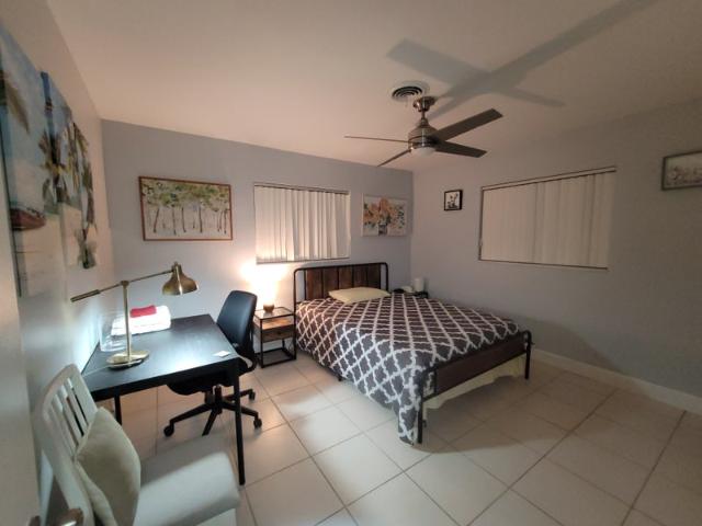 Room for rent in Oakland Park, Florida