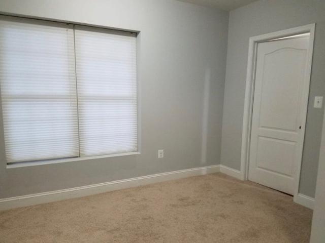 Room for rent in York Manor, Springfield