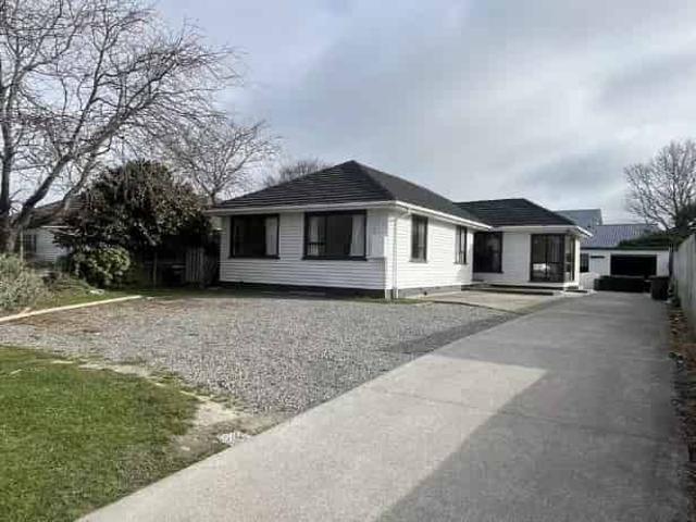 House for rent in Chaslands, Canterbury