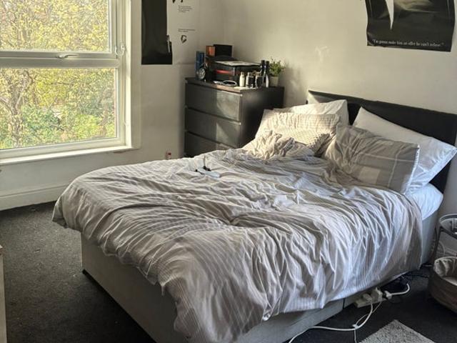 Apartment for rent in Hyde Park, West Yorkshire