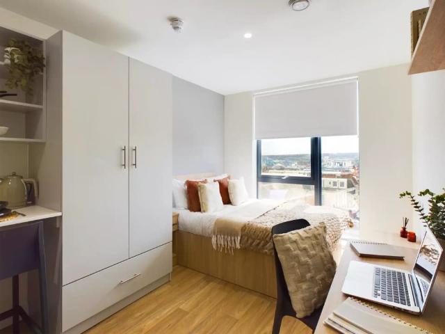 Studio for rent in Leylands, West Yorkshire