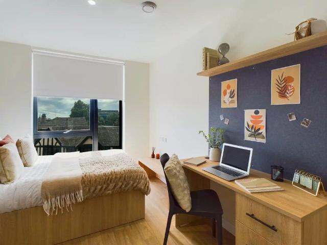 Studio for rent in Leylands, West Yorkshire
