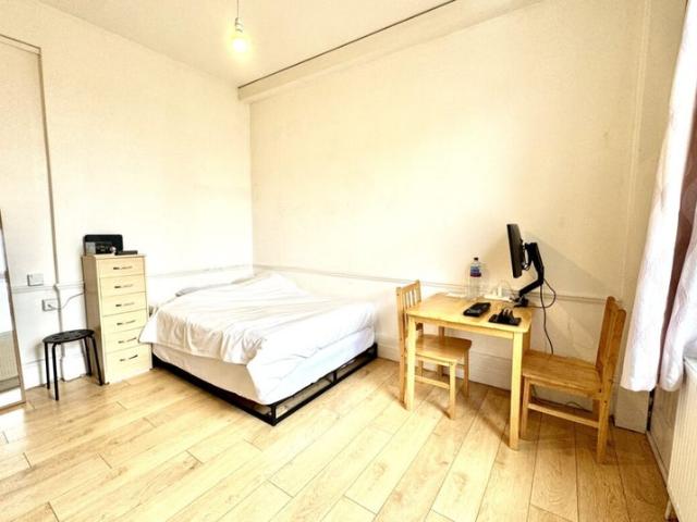 Studio for rent in Lower Holloway, Greater London