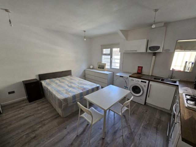 Studio for rent in Kilburn, Greater London
