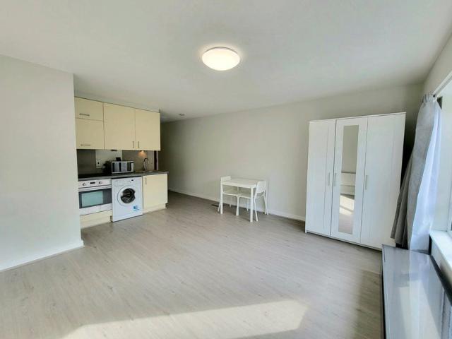 Studio for rent in Colindale, Greater London