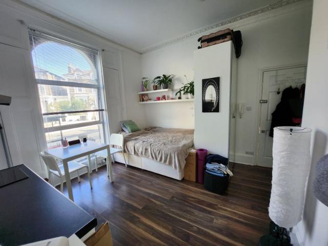 Studio for rent in Tufnell Park, Isle Of Man