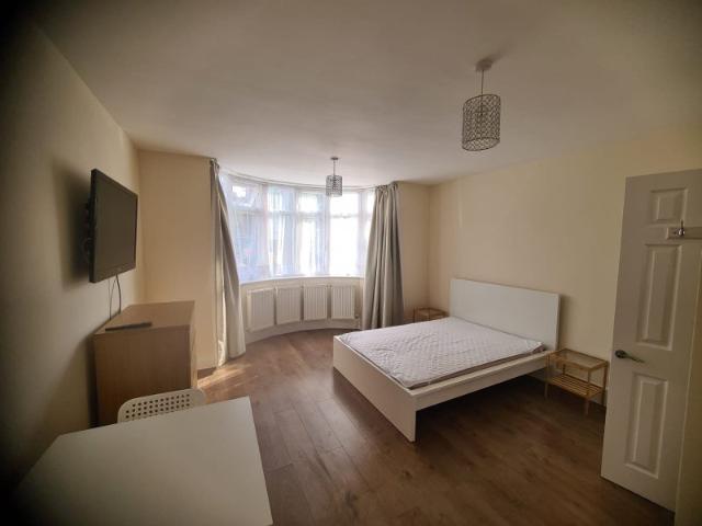 Studio for rent in Temple Fortune, Greater London
