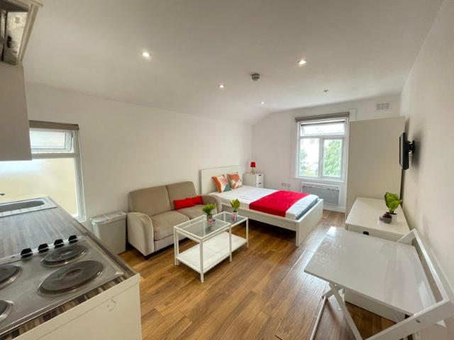 Studio for rent in Shepherd's Bush, Greater London