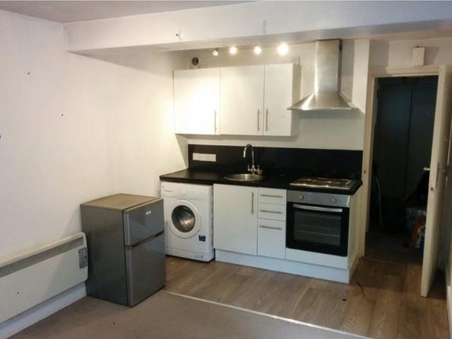 Studio for rent in Strawberry Hill, Greater London