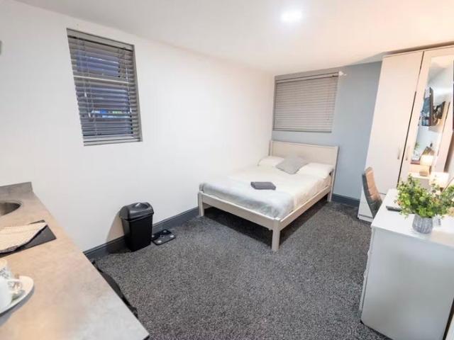 Studio for rent in Bournbrook, West Midlands