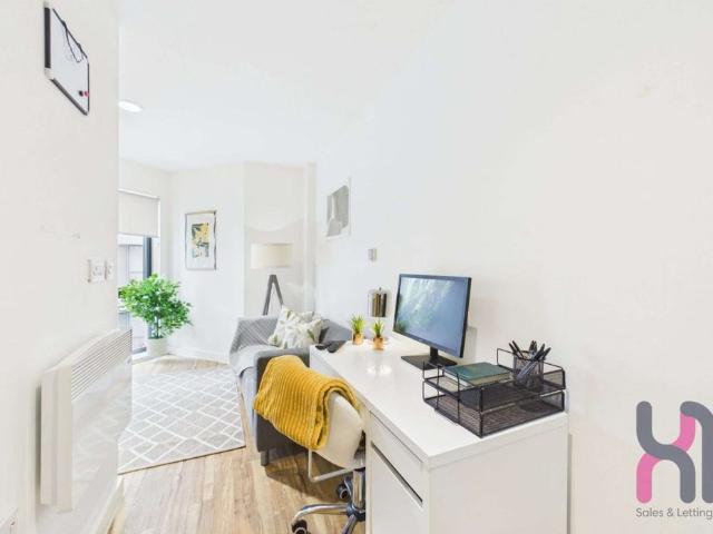 Studio for rent in Pendleton, Salford