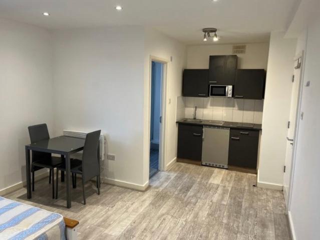 Studio for rent in Elstree and Borehamwood, Borehamwood