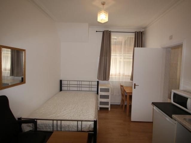 Studio for rent in Shepherd's Bush, Greater London
