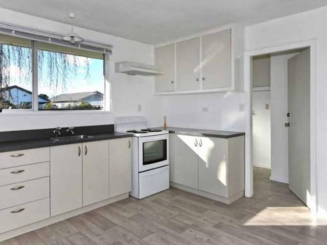 Apartment for rent in Chaslands, Canterbury