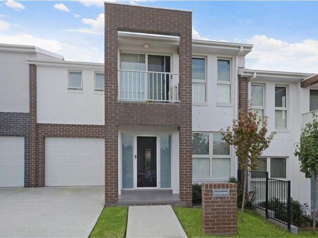 Townhouse for rent in Sydney, New South Wales