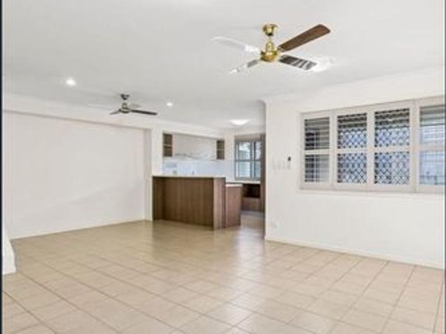Townhouse for rent in Toombul, Queensland