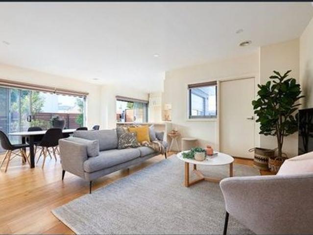 Townhouse for rent in Camerons Creek, Victoria