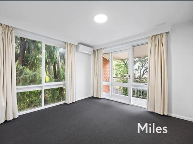 Townhouse for rent in Ivanhoe, Melbourne