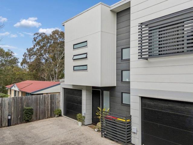 Townhouse for sale in Toombul, Queensland