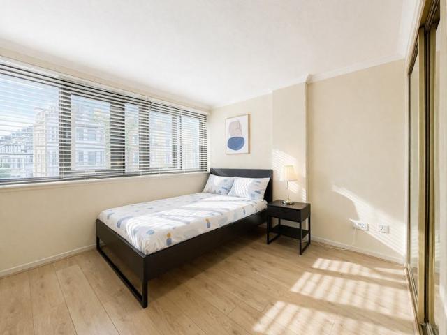 Apartment for rent in Earl's Court, Greater London