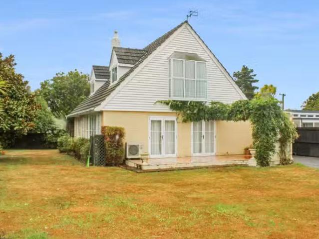 House for rent in Chaslands, Canterbury