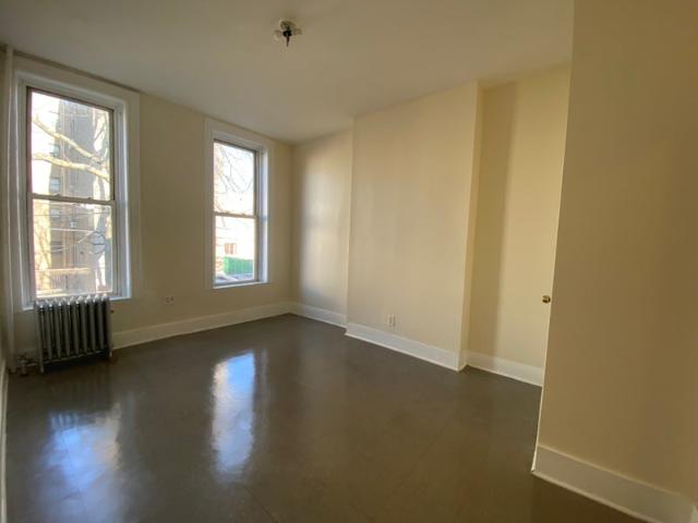 Room for rent in Arverne, New York