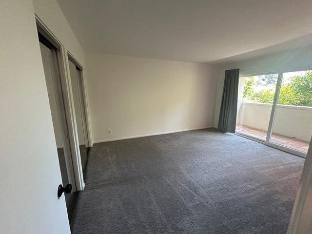 Room for rent in Burbank, California