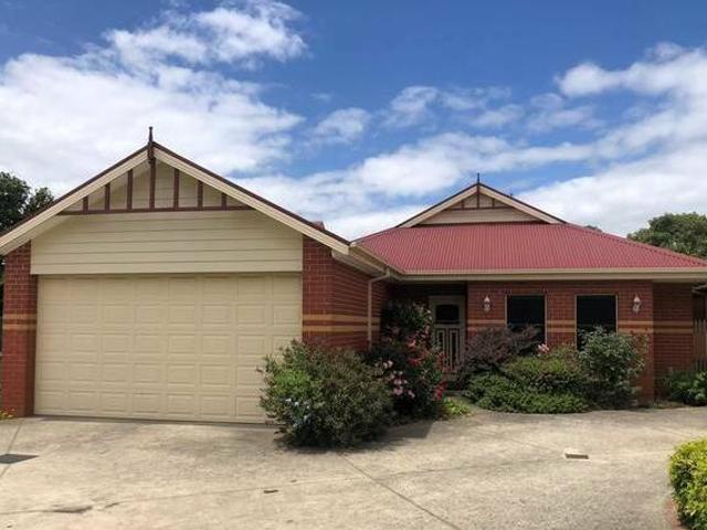 House for rent in Victoria