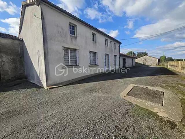 Maison vente à Bressuire, Largeasse