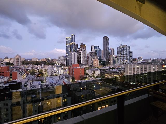 Apartment for rent in Carlton
