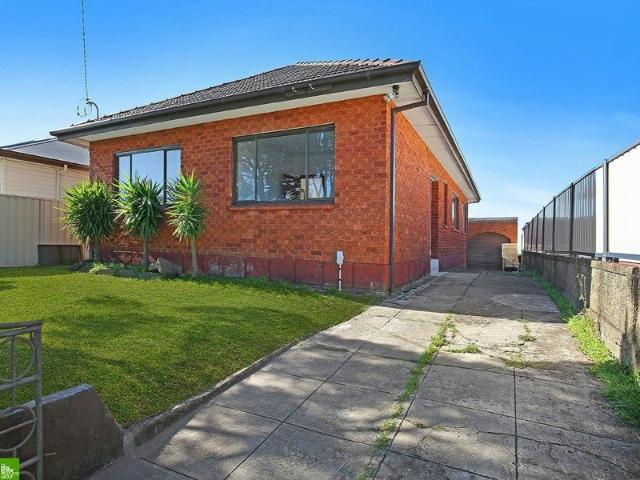 Villa for rent in Wollongong West, New South Wales