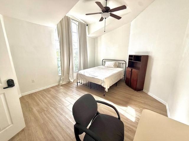 Room for rent in Florida