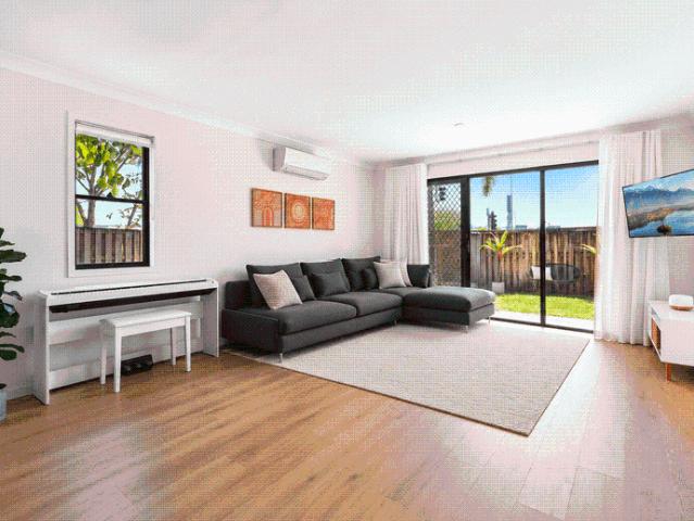 Townhouse for rent in Varsity Lakes, Gold Coast City