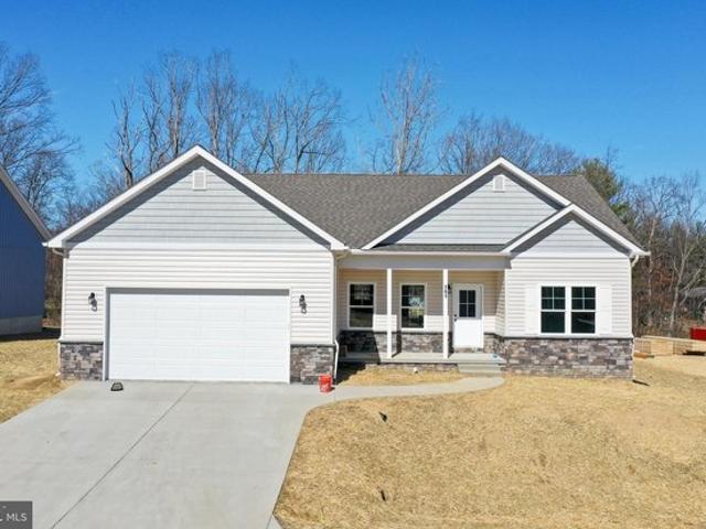 House for sale in Bunker Hill, West Virginia