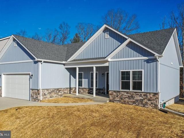 House for sale in Bunker Hill, West Virginia