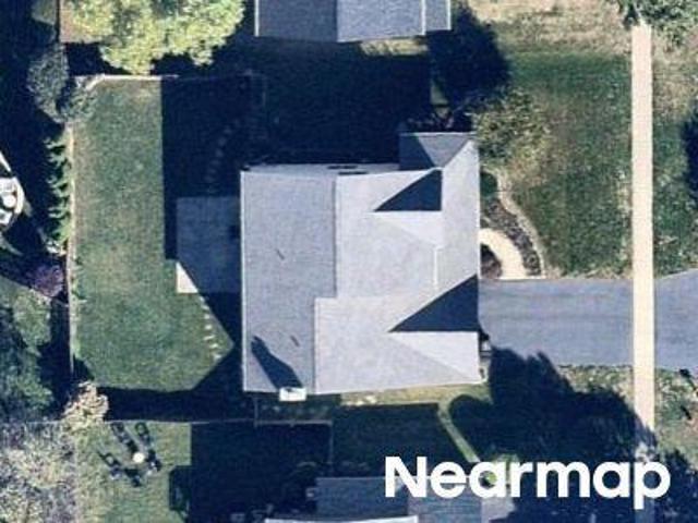 House for sale in Mchenry, Illinois