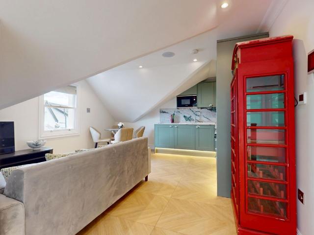 Apartment for rent in North Sheen, Greater London