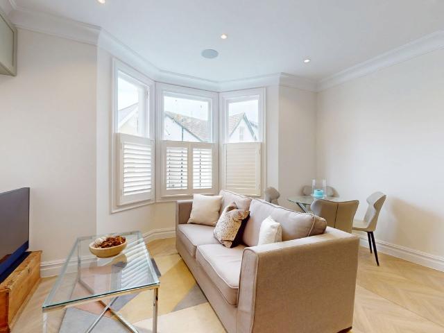 Apartment for rent in North Sheen, Greater London