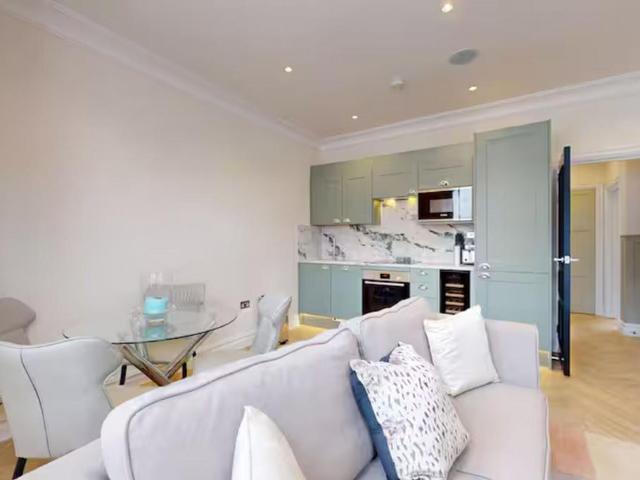 House for rent in North Sheen, Greater London